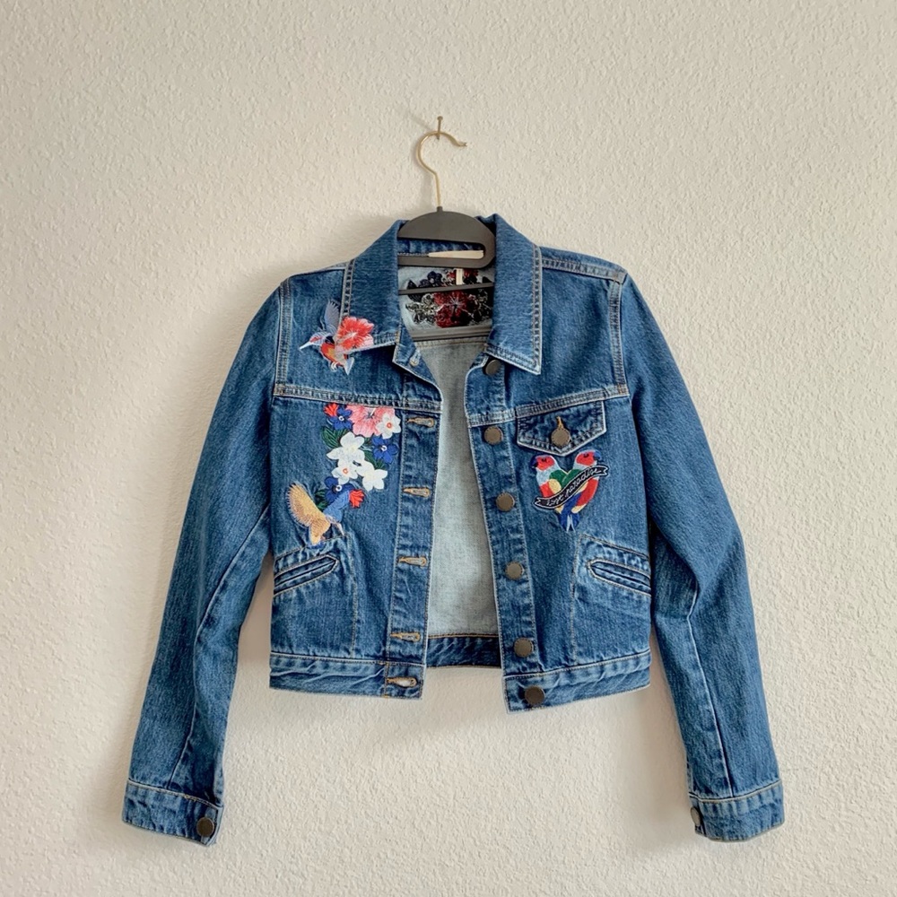 MAJE Cropped Embroidered Denim Jacket